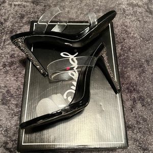 Quipd, Sparkly Heels